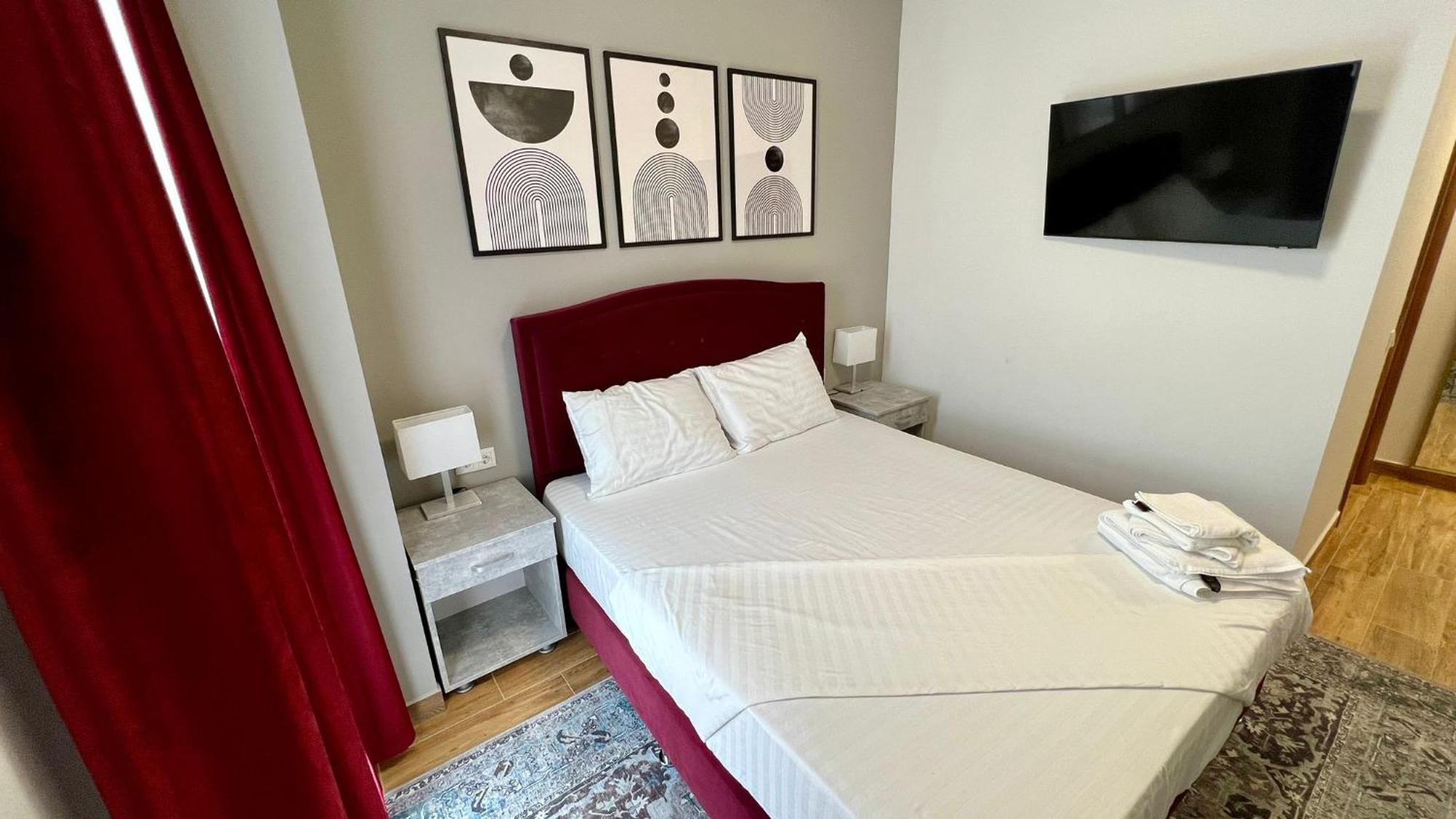 Hotel Fantazia Oradea - Self Check In & Out Exterior photo