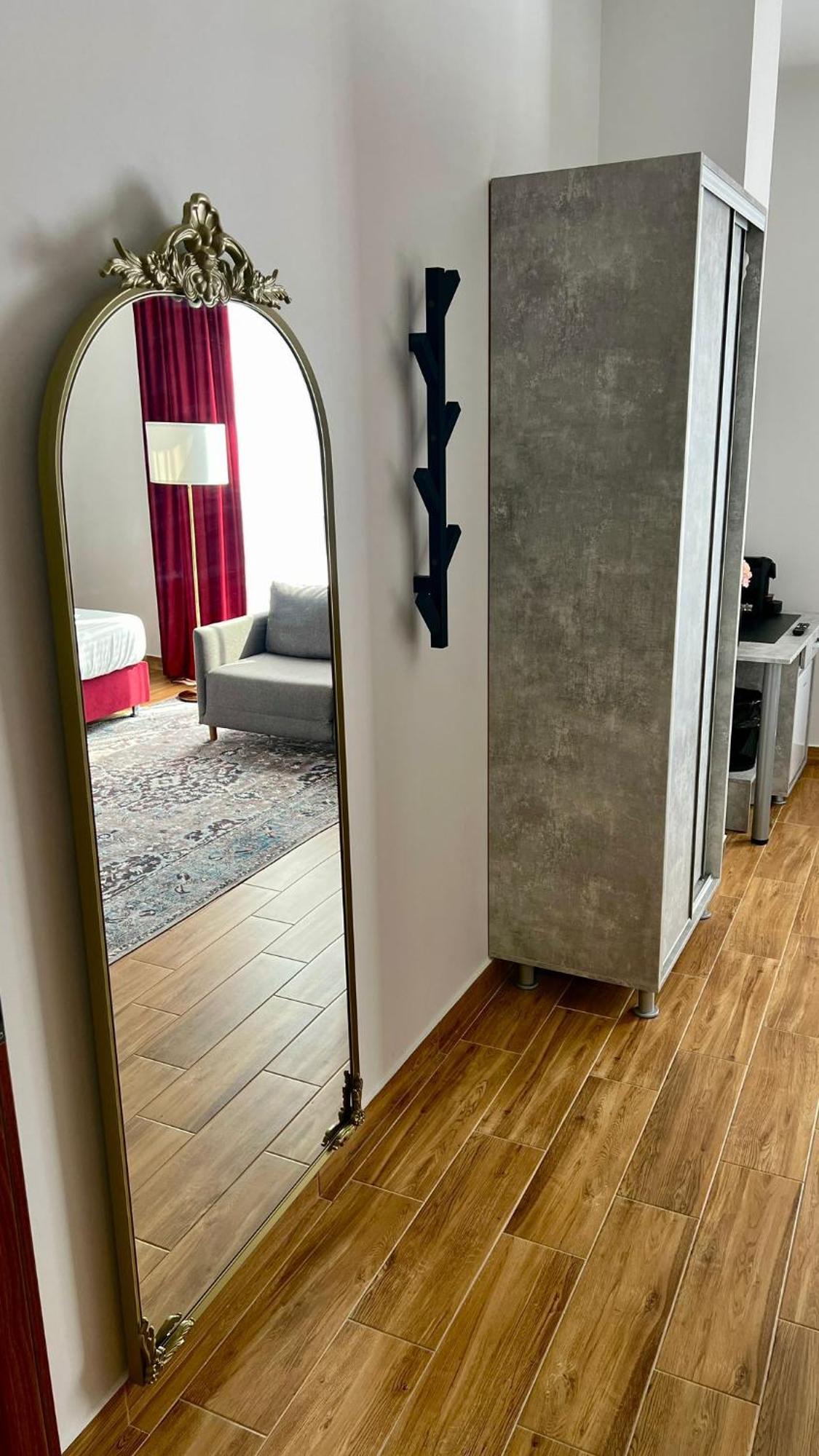 Hotel Fantazia Oradea - Self Check In & Out Exterior photo